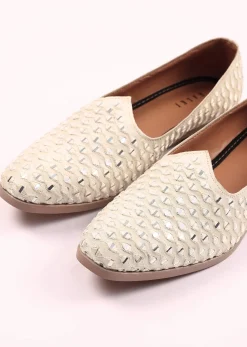 Beige Raw Silk Jutti With Mirror Work