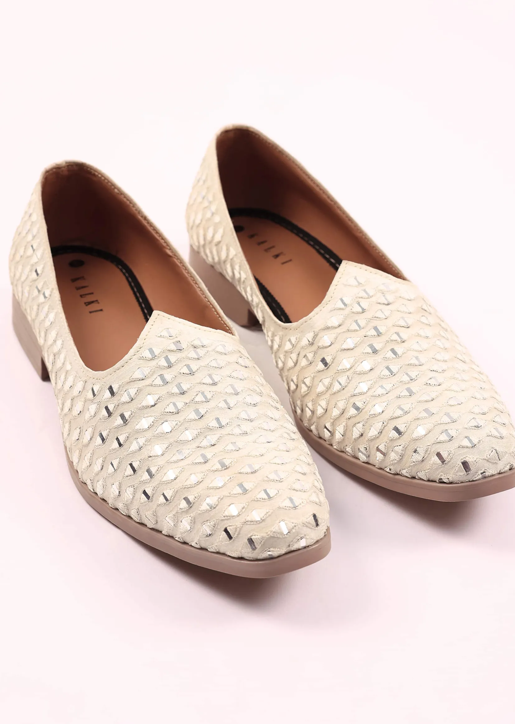 Beige Raw Silk Jutti With Mirror Work