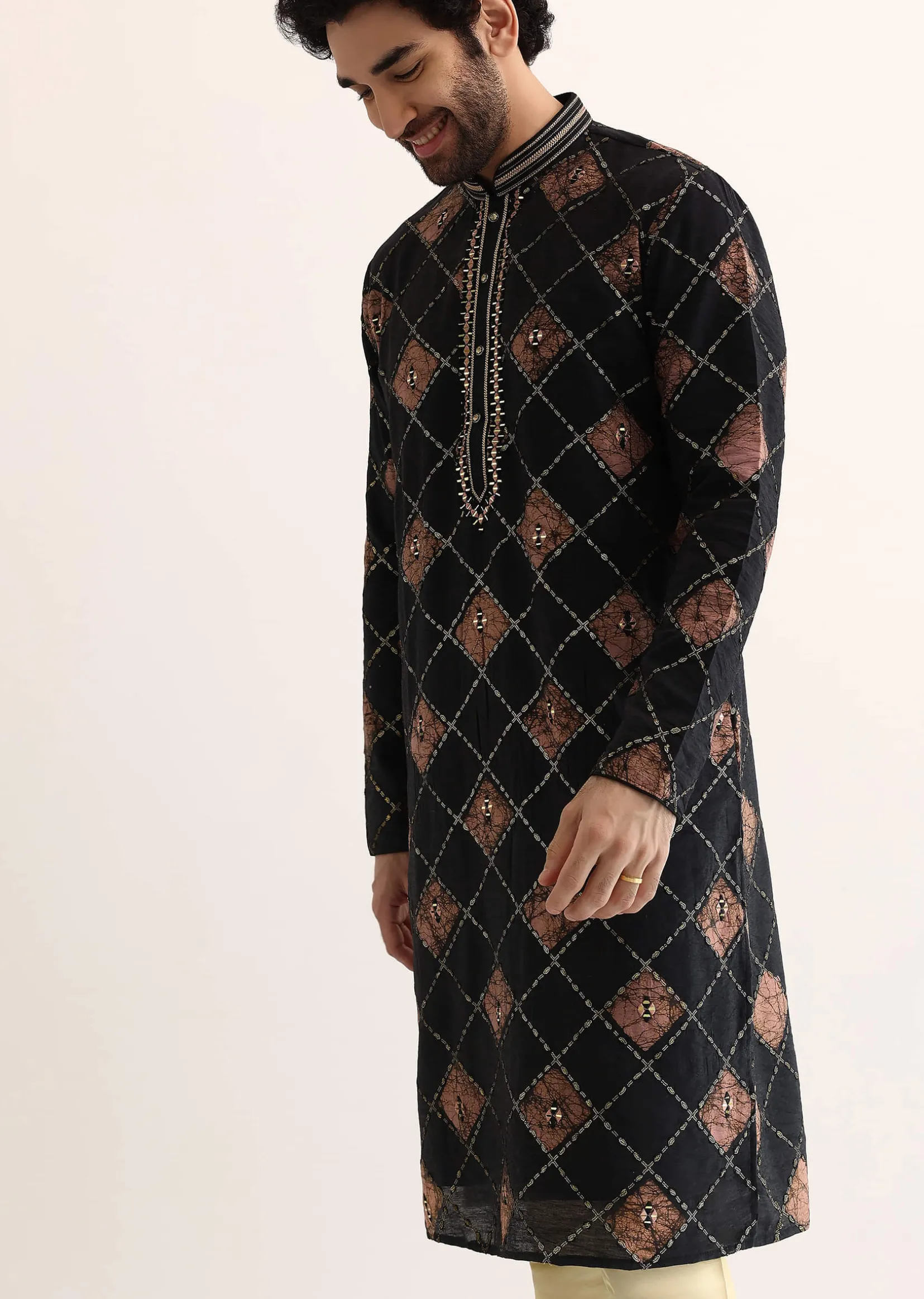 Black And Pink Silk Kurta Set With Mirror Embroidery