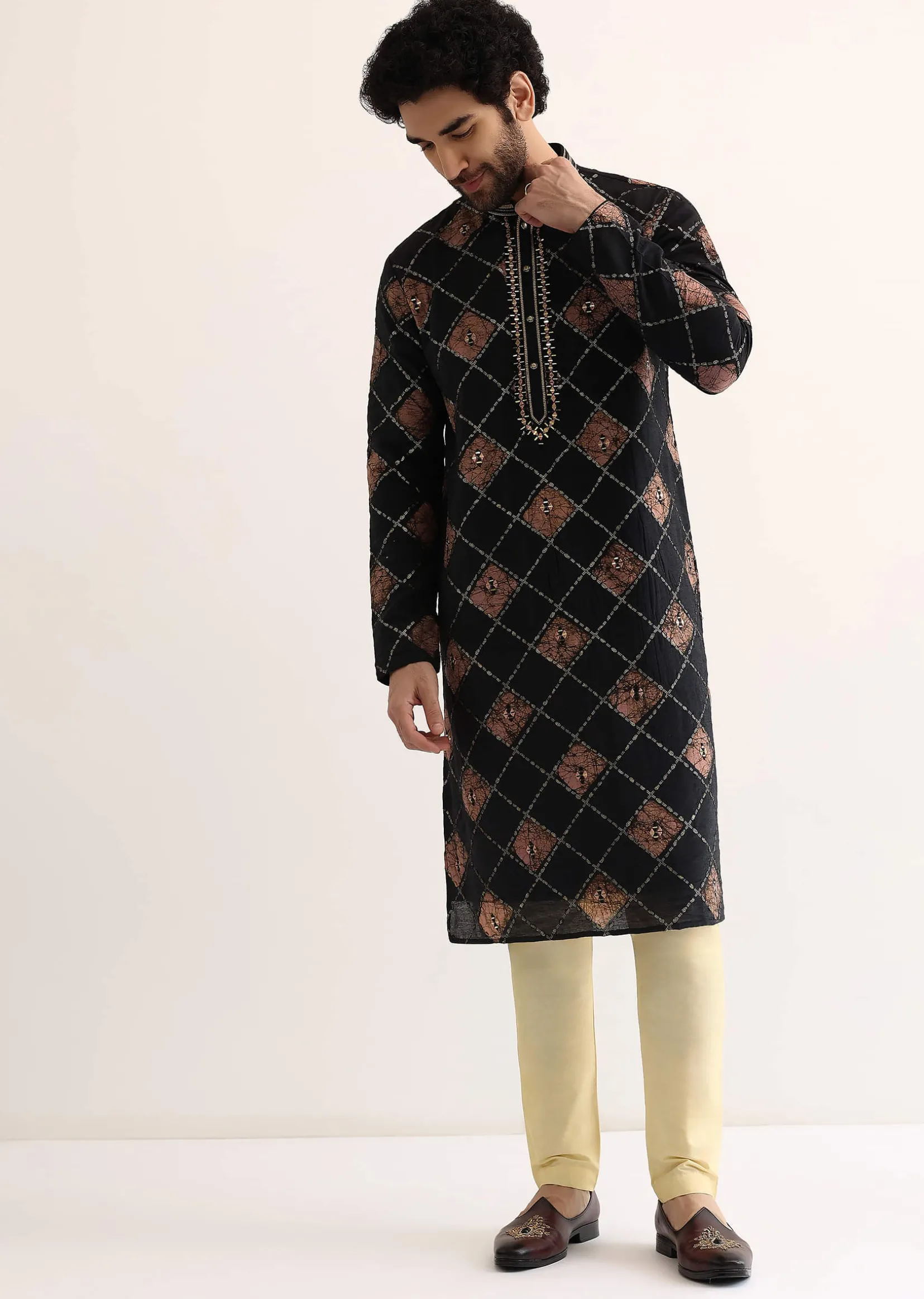 Black And Pink Silk Kurta Set With Mirror Embroidery