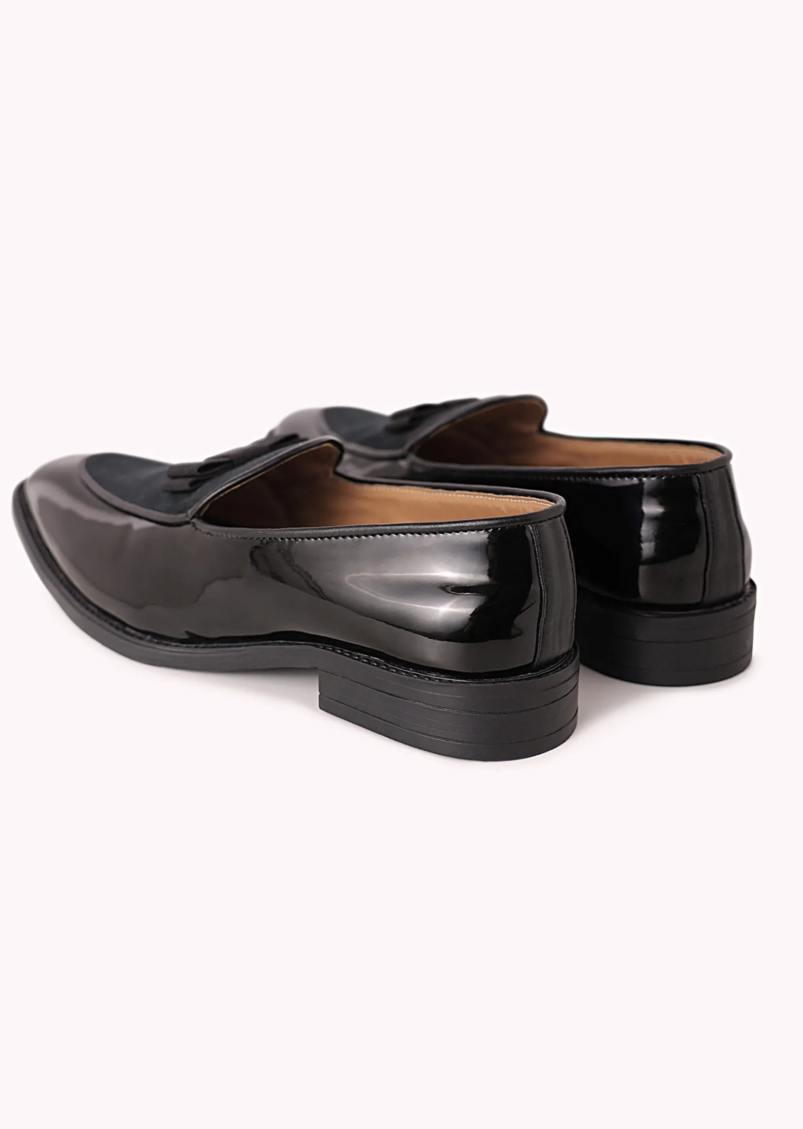 Black Bow Juttis In Velvet
