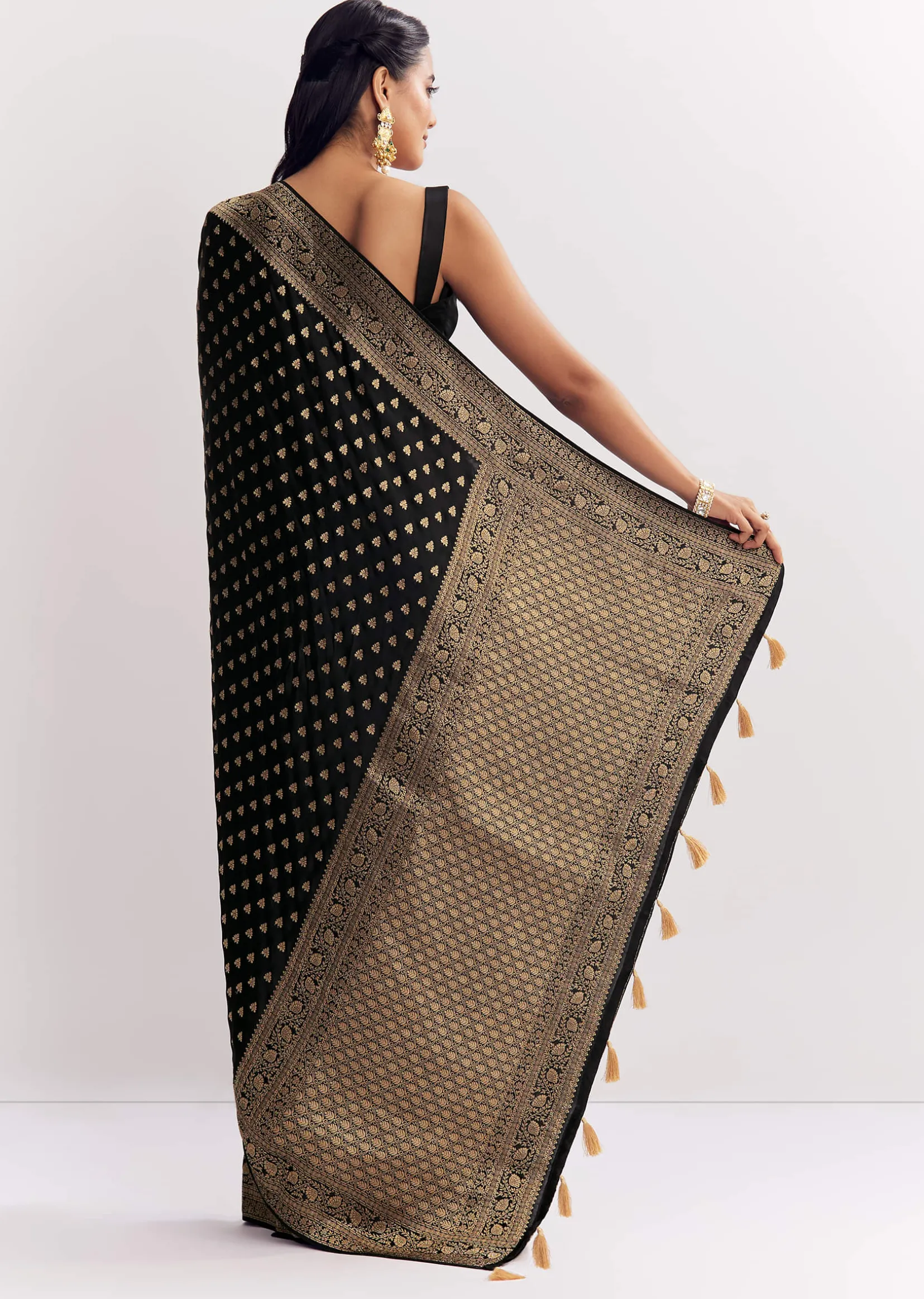 Black Dola Silk Saree With Woven Butti Work Border