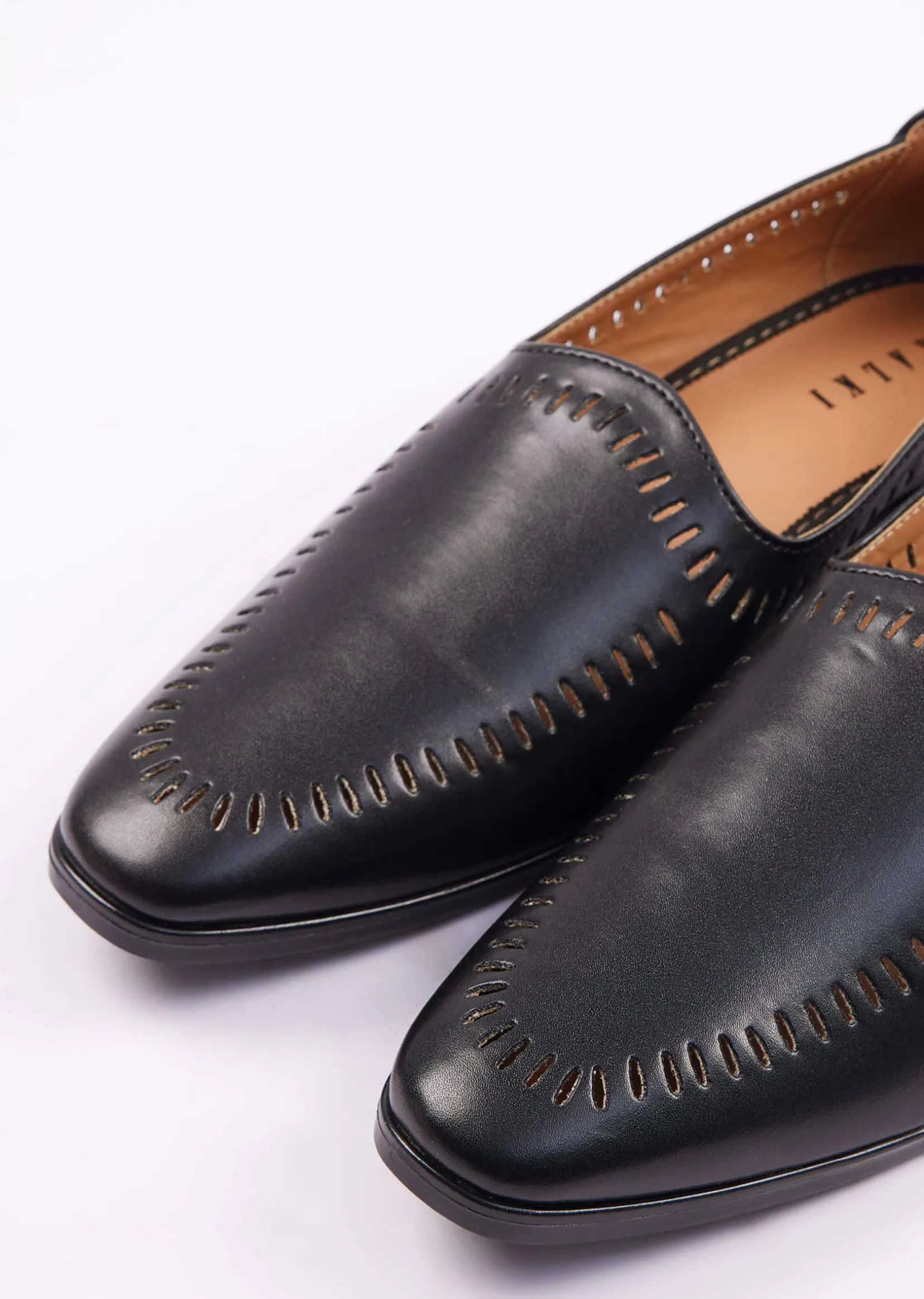 Black Ethnic Juttis For Men