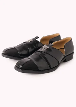 Black Juttis with Textured Detail