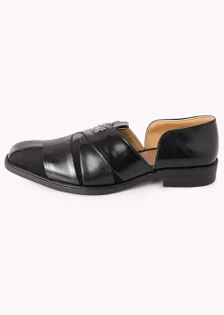 Black Juttis with Textured Detail