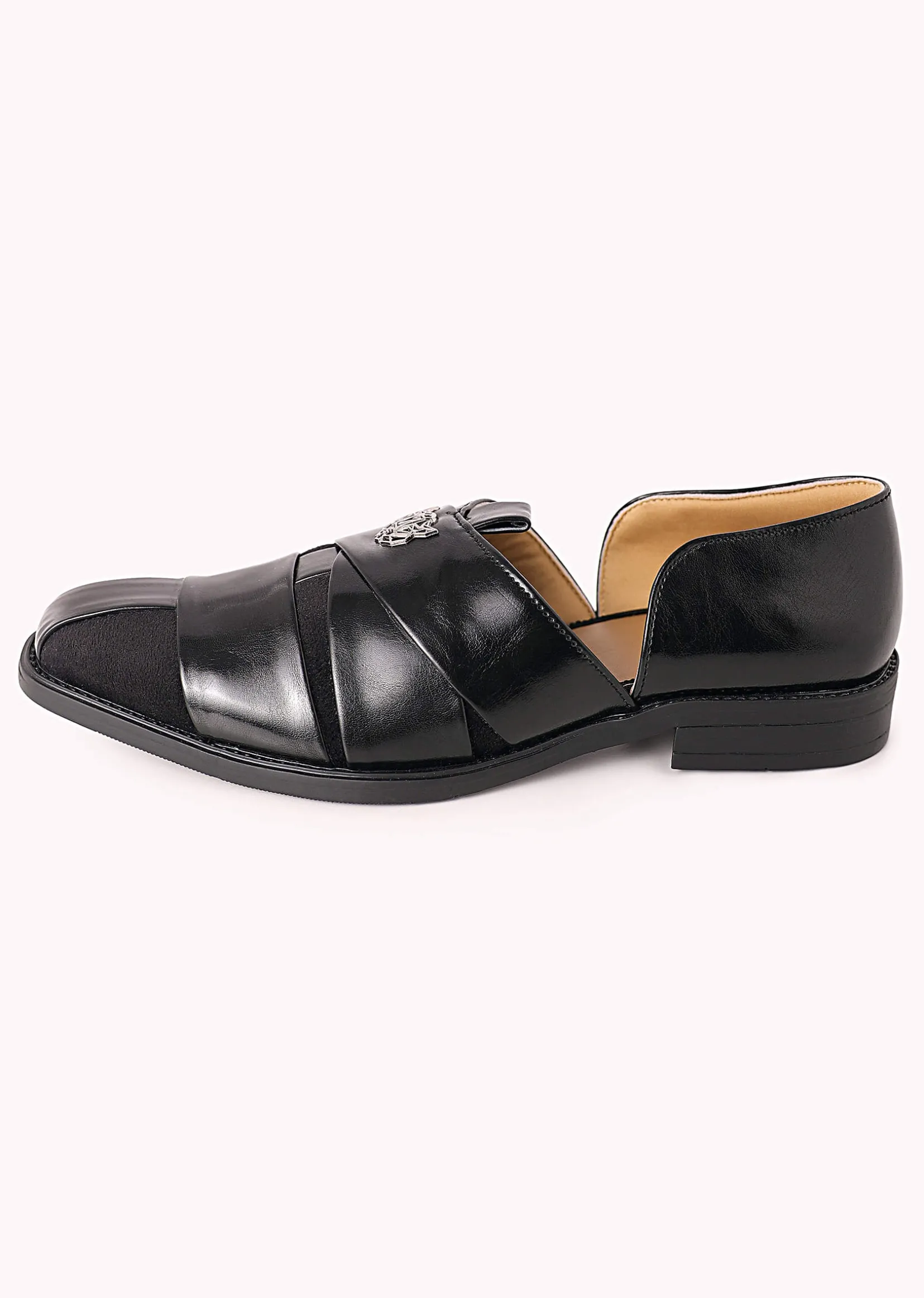 Black Juttis with Textured Detail