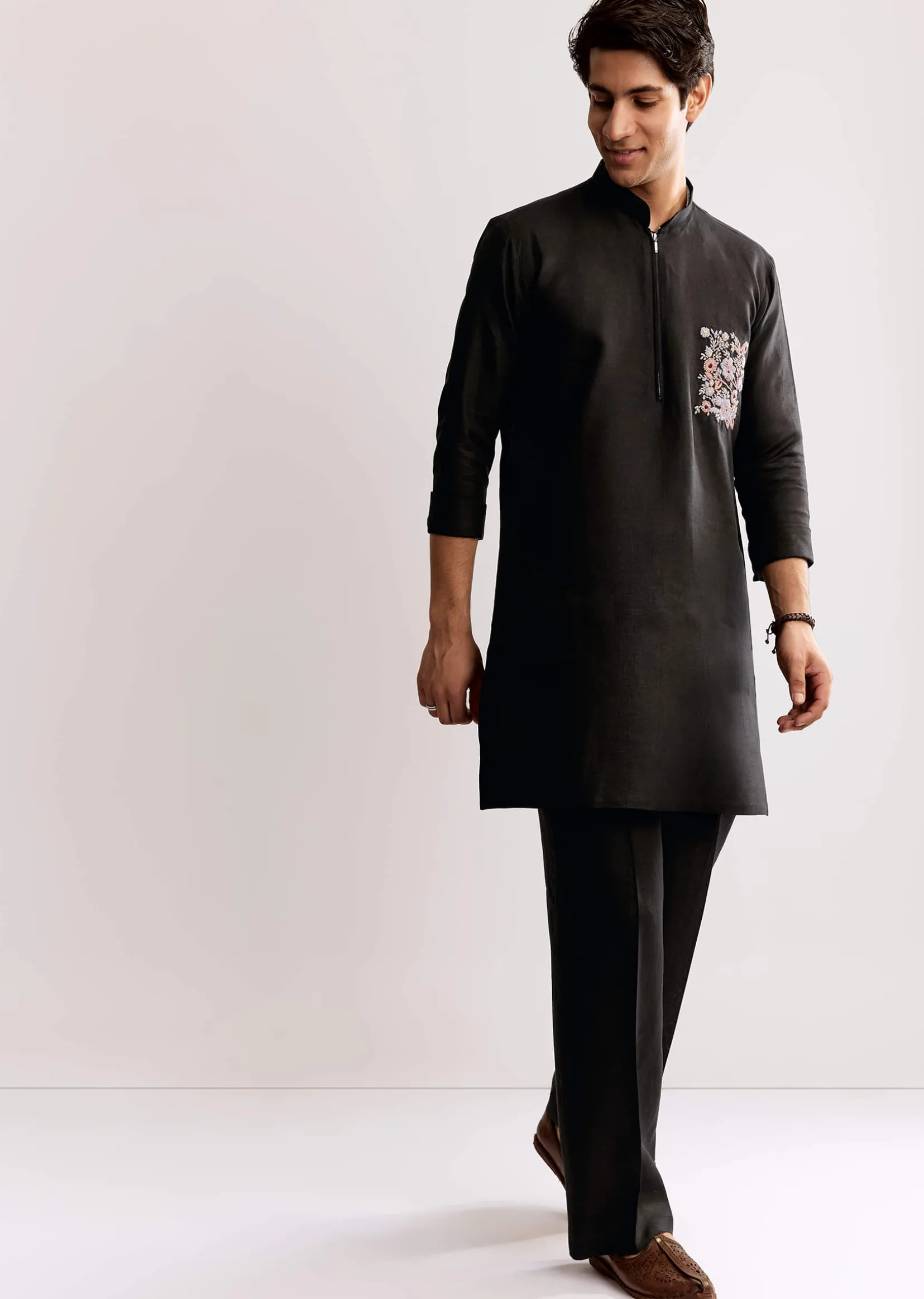 Black Linen Kurta Set With Embroidery