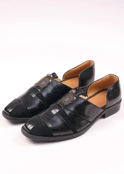 Black Peshawari Footwear In Rexine And Suede Leather Embellished With A Brooch