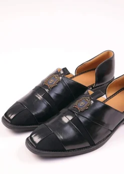 Black Peshawari Footwear In Rexine And Suede Leather Embellished With A Brooch