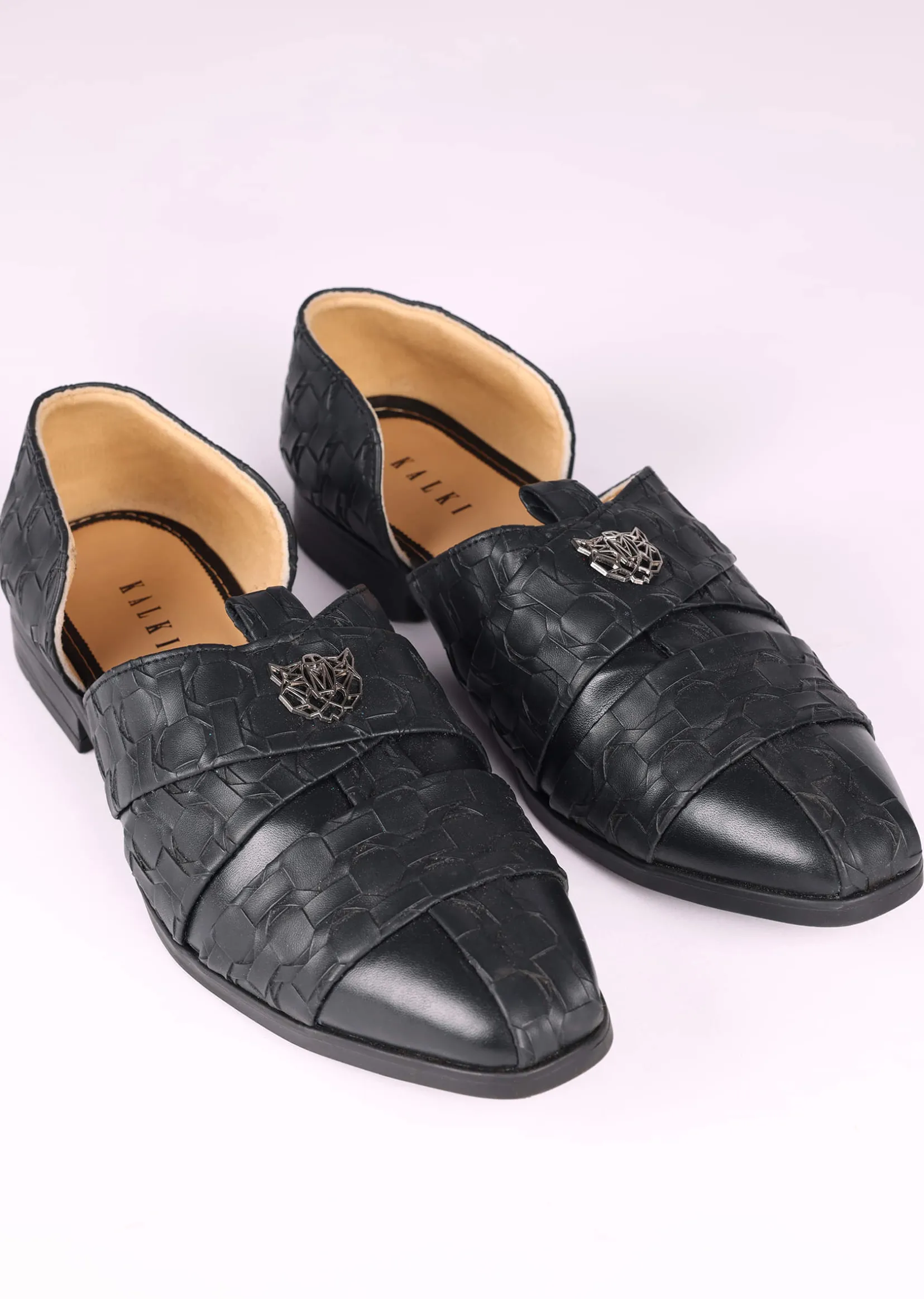 Black Vegan Leather Jutti With Criss Cross Design