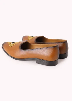 Brown Shaded Juttis with Stone Work