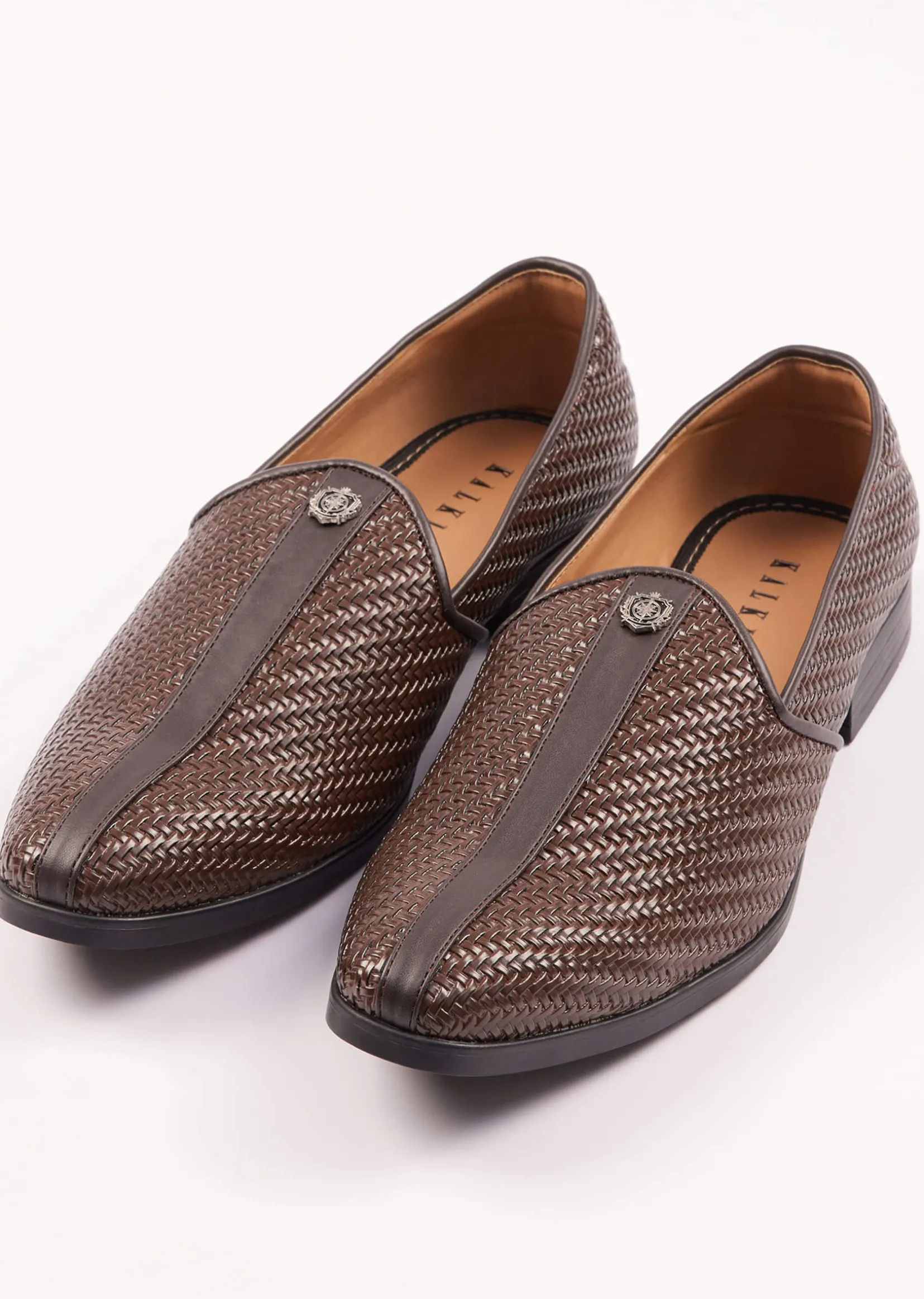 Brown Textured Juttis For Men