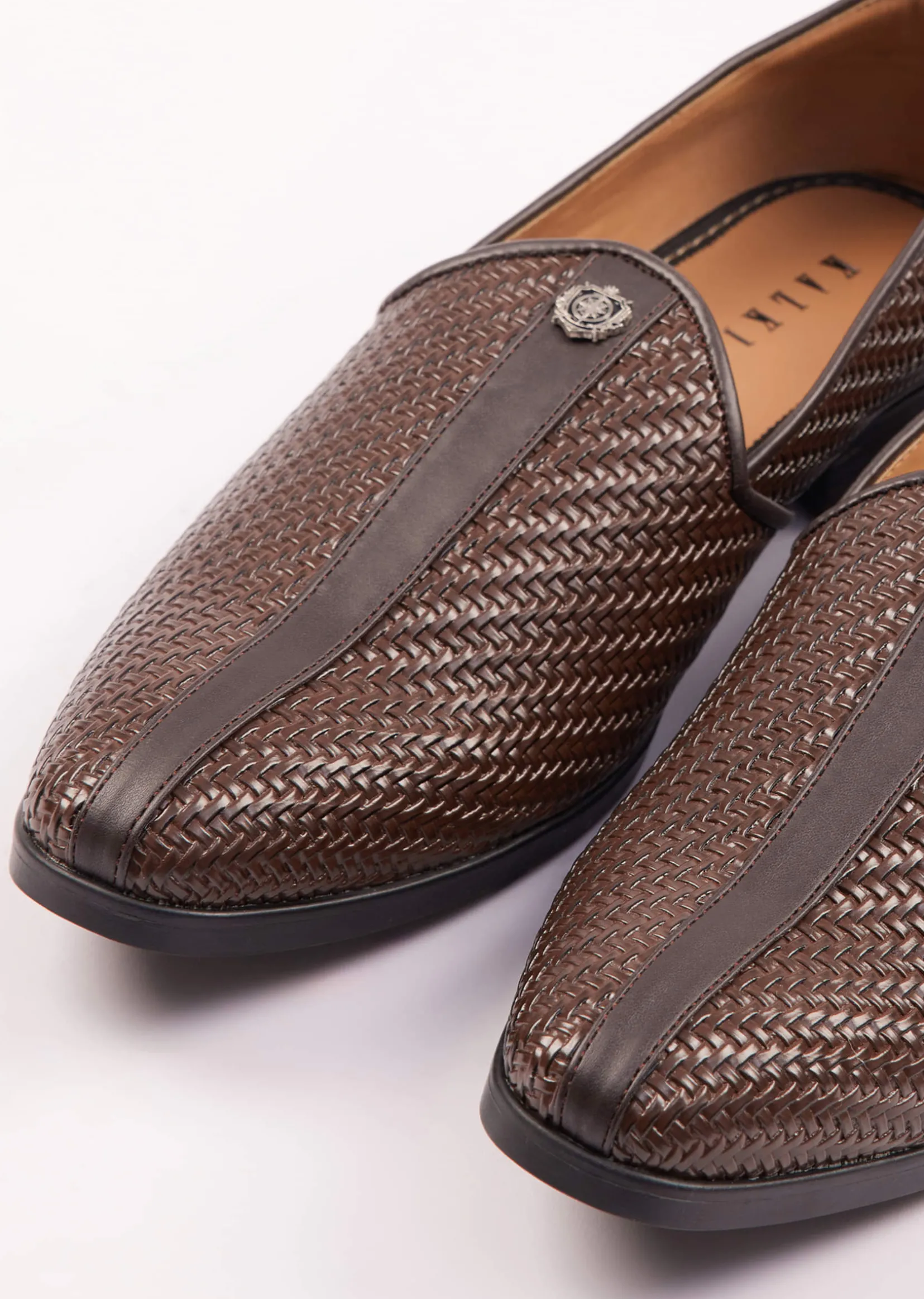 Brown Textured Juttis For Men