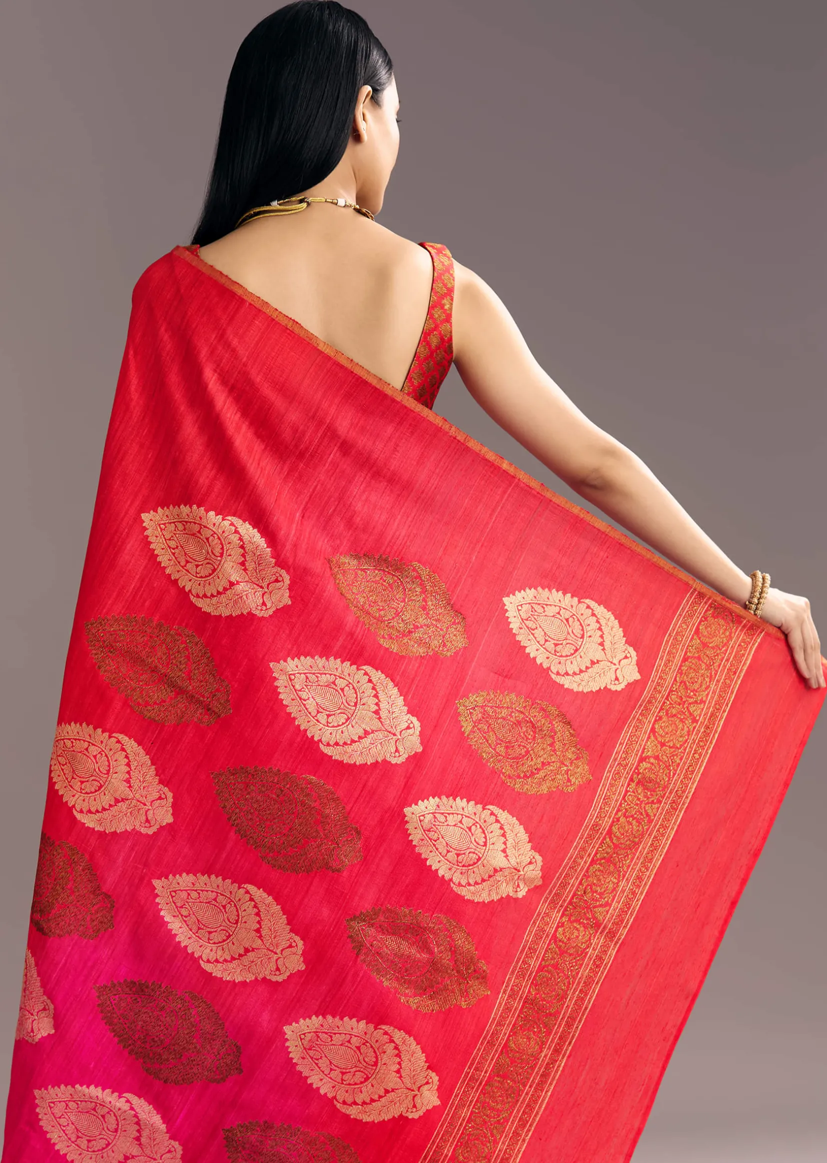 Corel Red Kora Silk Handloom Saree With Woven Traditional Motif