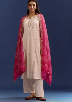 Cream Dola Silk Kurta With Gotta Work And Bandhani Pink Dupatta