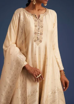 Cream Jacquard Kurta Set With Banarasi Silk Dupatta