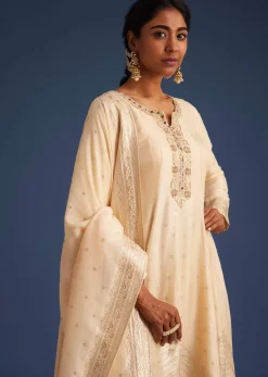 Cream Jacquard Kurta Set With Banarasi Silk Dupatta