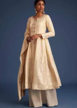 Cream Jacquard Kurta Set With Banarasi Silk Dupatta