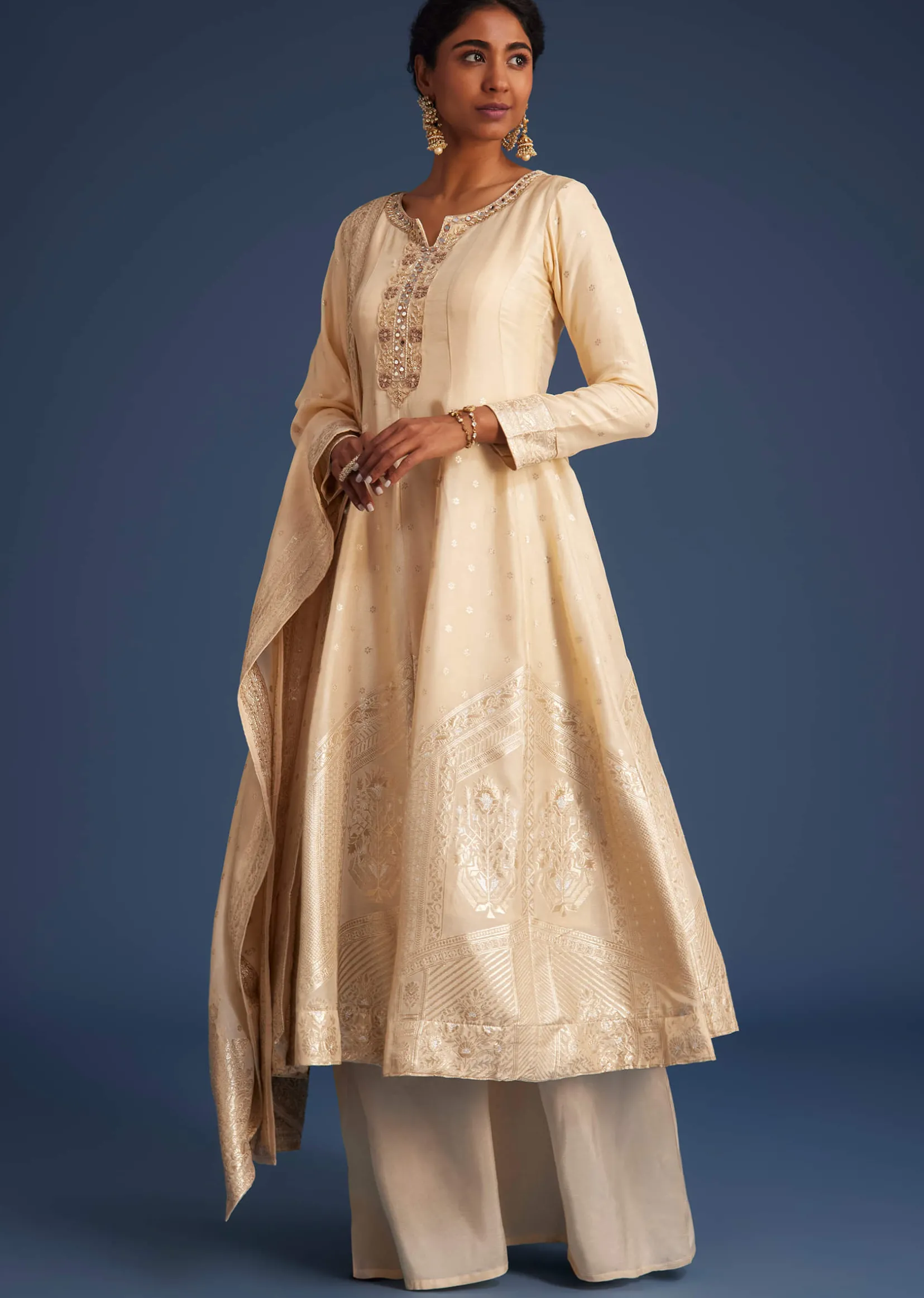 Cream Jacquard Kurta Set With Banarasi Silk Dupatta