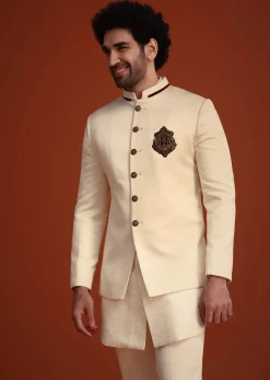 Cream Kurta Jodhpuri Set With Velvet Patch Work Broach