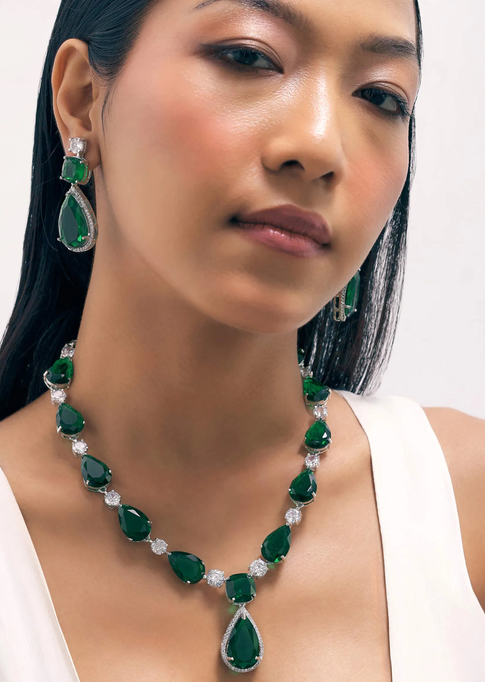 Emerald Diamond Necklace With Earrings