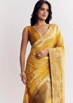 Georgette Saree With All Over Butti Woven Design