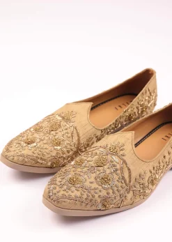 Gold Raw Silk Zardozi Embroidered Juttis