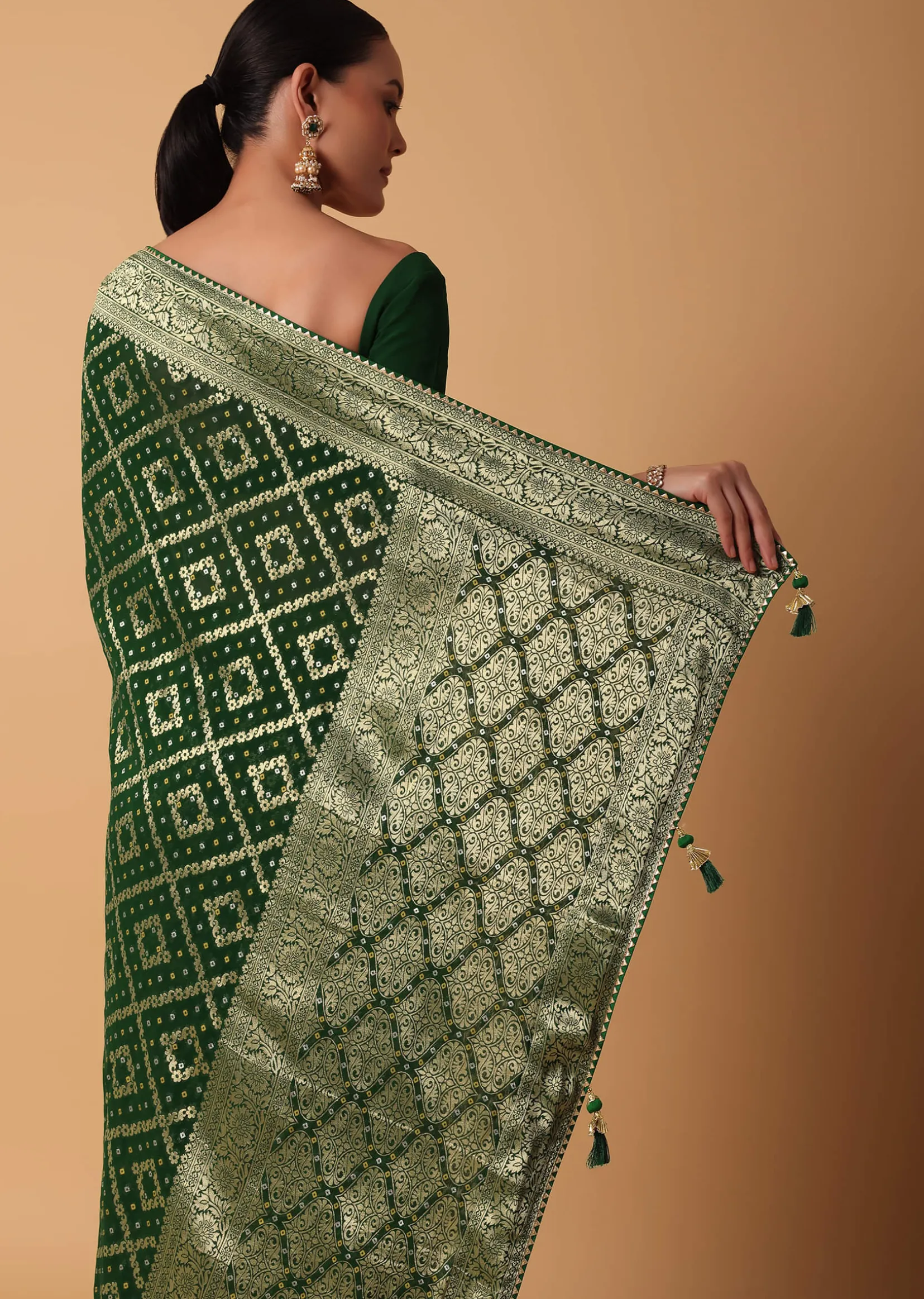 Green Banarasi Georgette Saree With Zari Bandhani Weave And Unstitched Blouse Piece