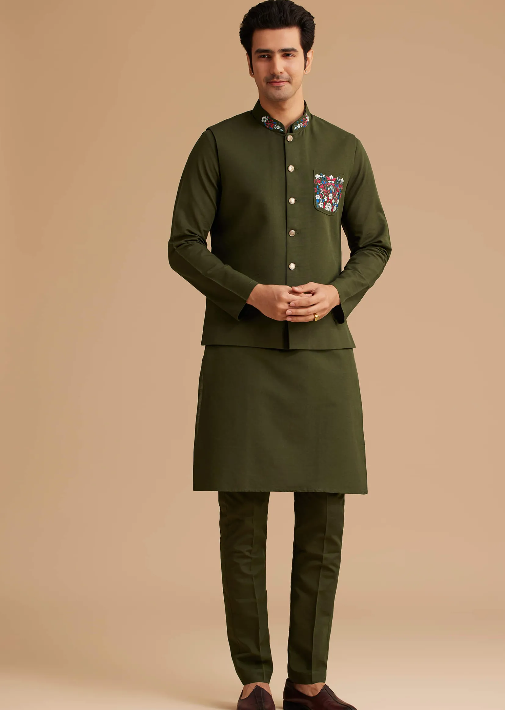 Green Cotton Kurta Set With Embroidered Pocket And Collar