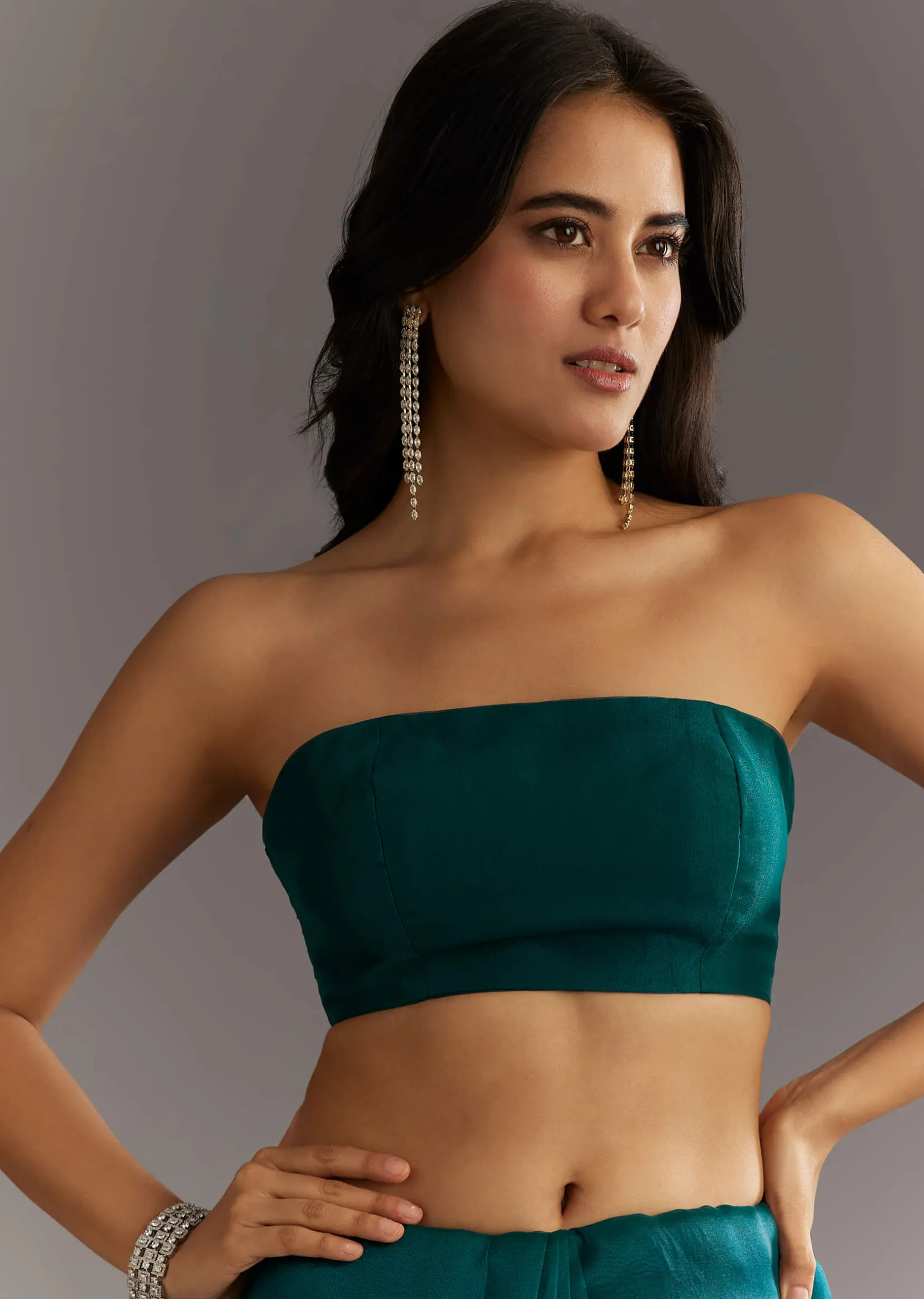 Green Embellished Tissue Saree With Embroidered Cutdana Sequin Border