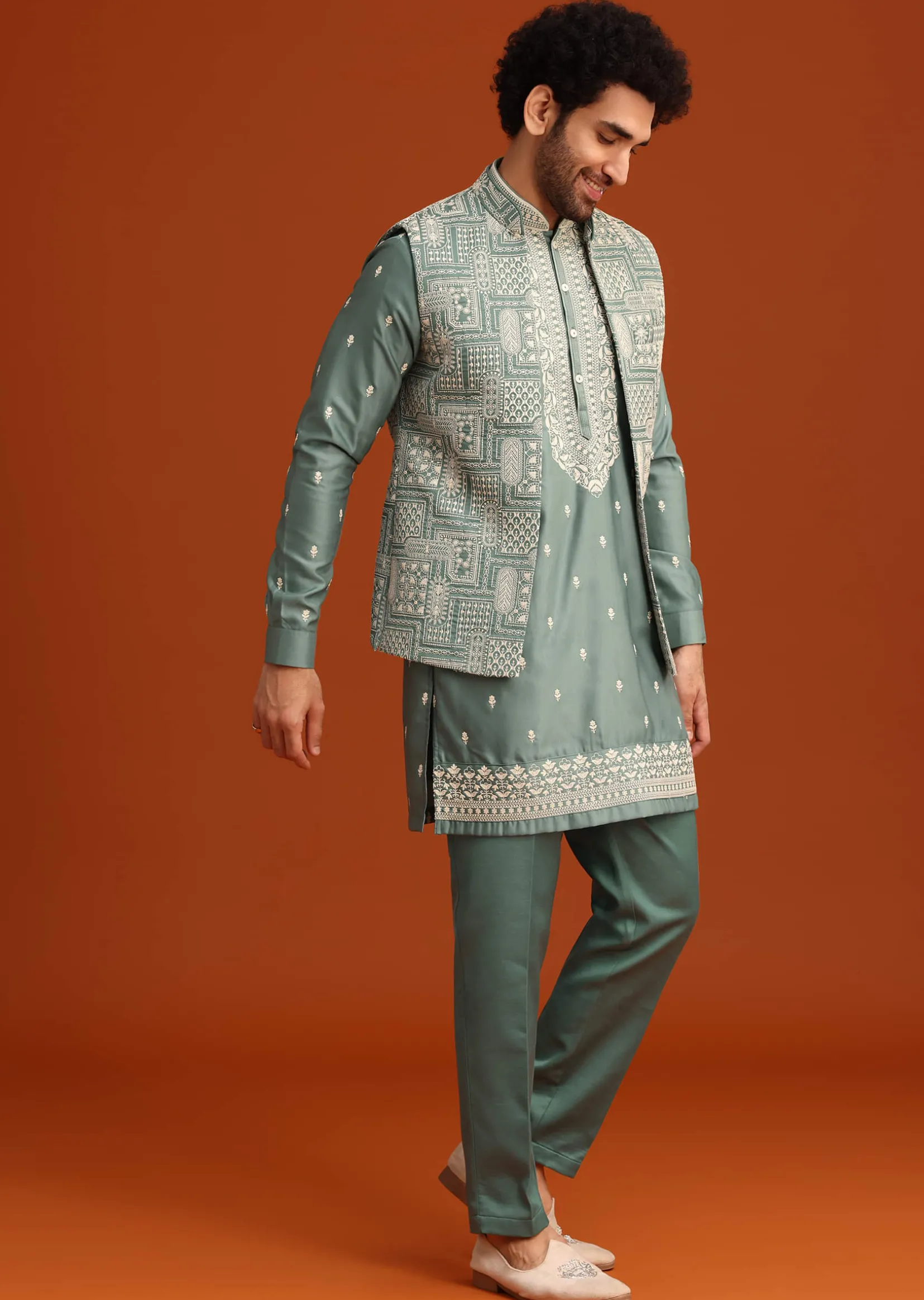 Green Embroidered Jacket Kurta Set In Linen Satin