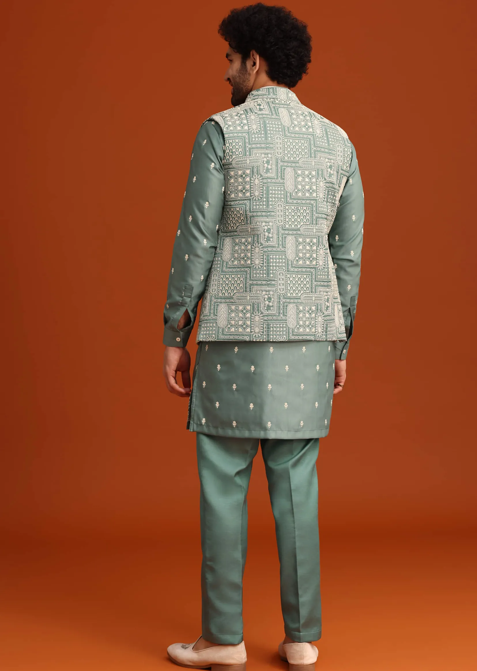 Green Embroidered Jacket Kurta Set In Linen Satin