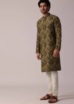 Green Hand Embroidered Festive Kurta Set In Silk