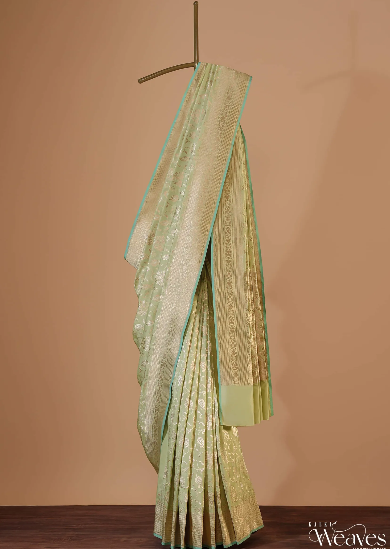 Green Handloom Banarasi Saree In Uppada Silk With Floral Jaal Weave And Unstitched Blouse
