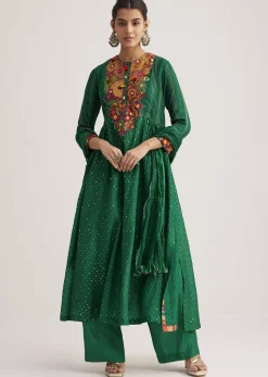Green Silk Kurta Set With Resham Embroidery And Textured Dupatta
