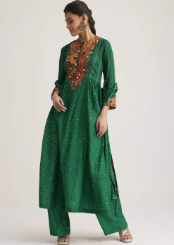 Green Silk Kurta Set With Resham Embroidery And Textured Dupatta