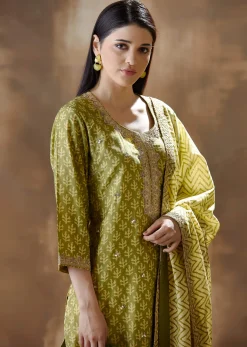 Green Straight Cut Suit In Silk With Print And Embroidered Neckline