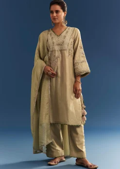 Light Green Chanderi Kurta Set With Organza Dupatta And Tassel Tie-Up Back