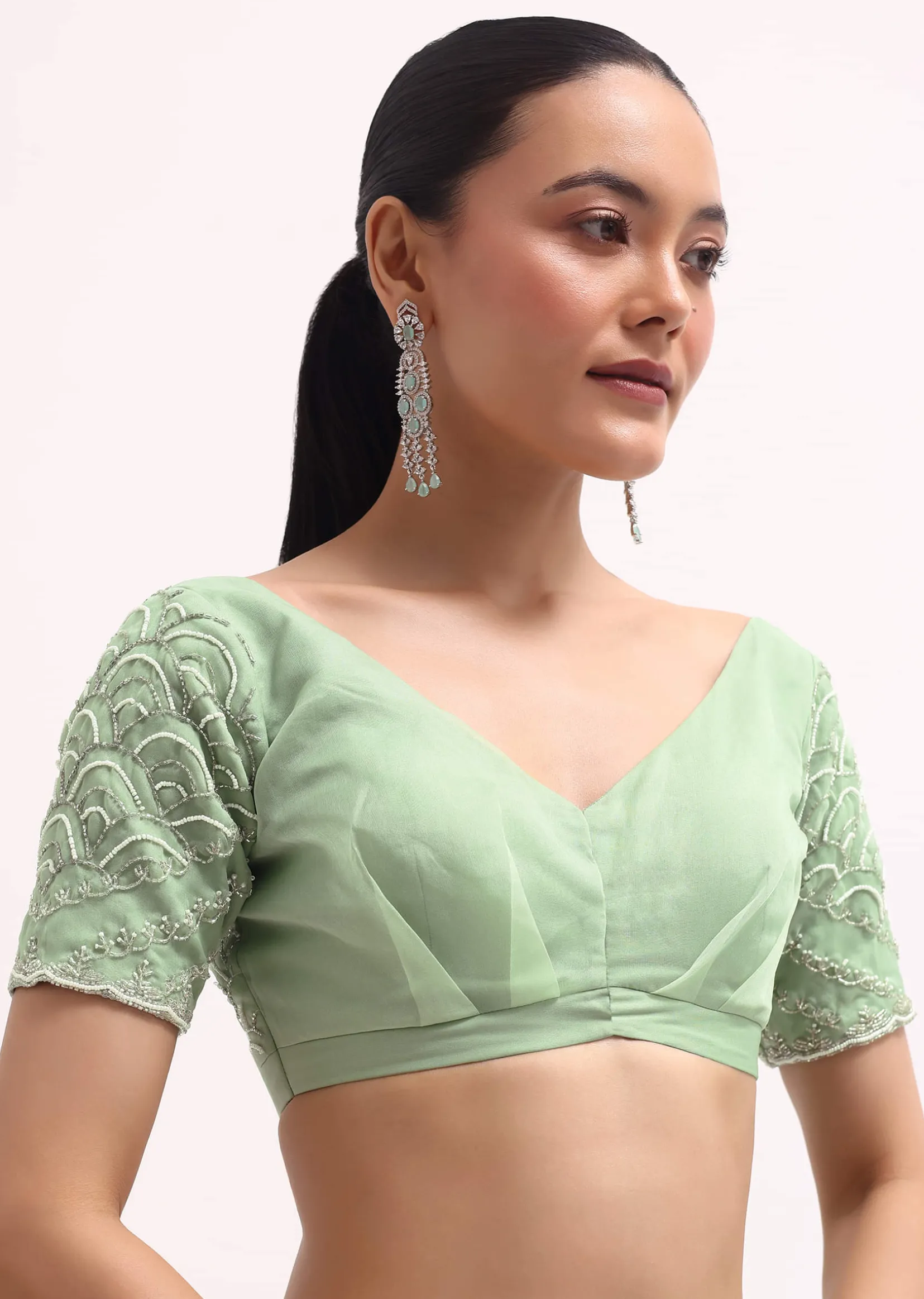 Light Green Scallop Border Saree With Unstitched Blouse