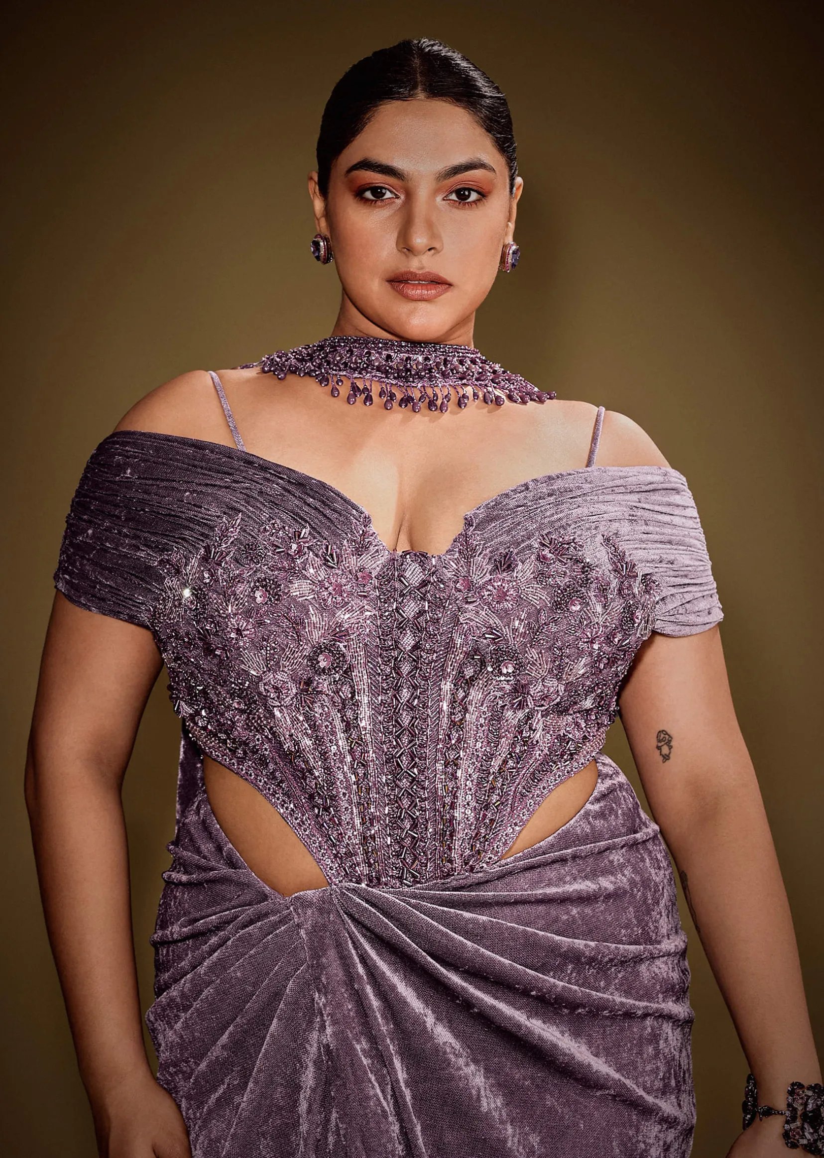 Mauve Off Shoulder Velvet Gown With Keyhole Detail And Embroidered Choker