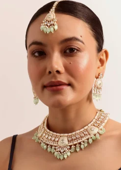 Mint Green And Gold Kundan Necklace Set In Mix Metal