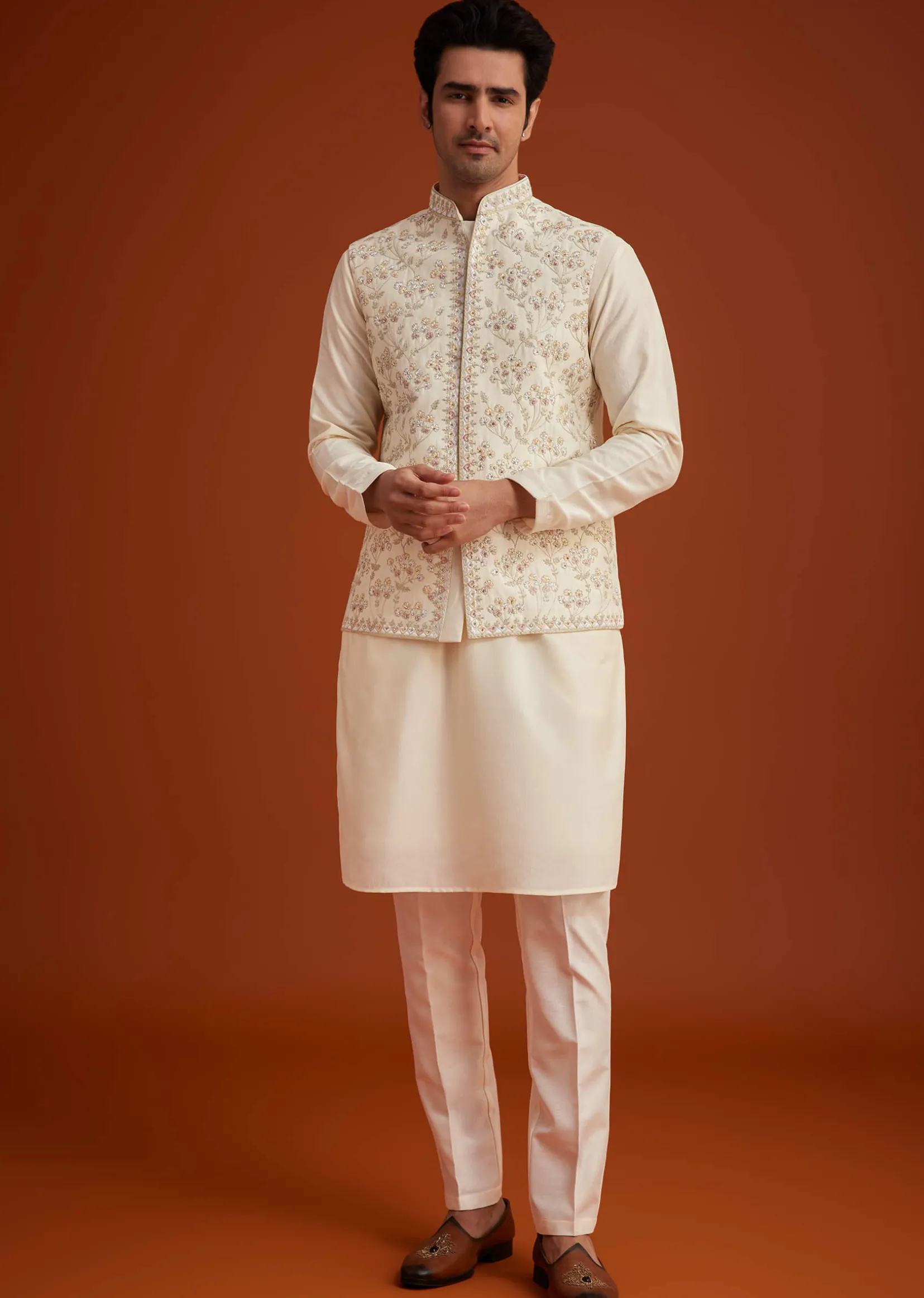 Off White Cotton Silk Jacket Set With Floral Zari Work