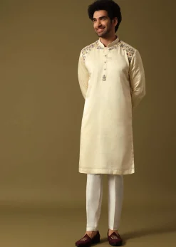 Off White Kurta Pant Set With Dupatta In Resham Work