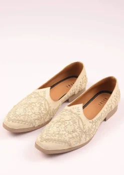 Off White Raw Silk Zardozi Juttis