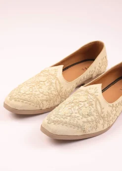 Off White Raw Silk Zardozi Juttis