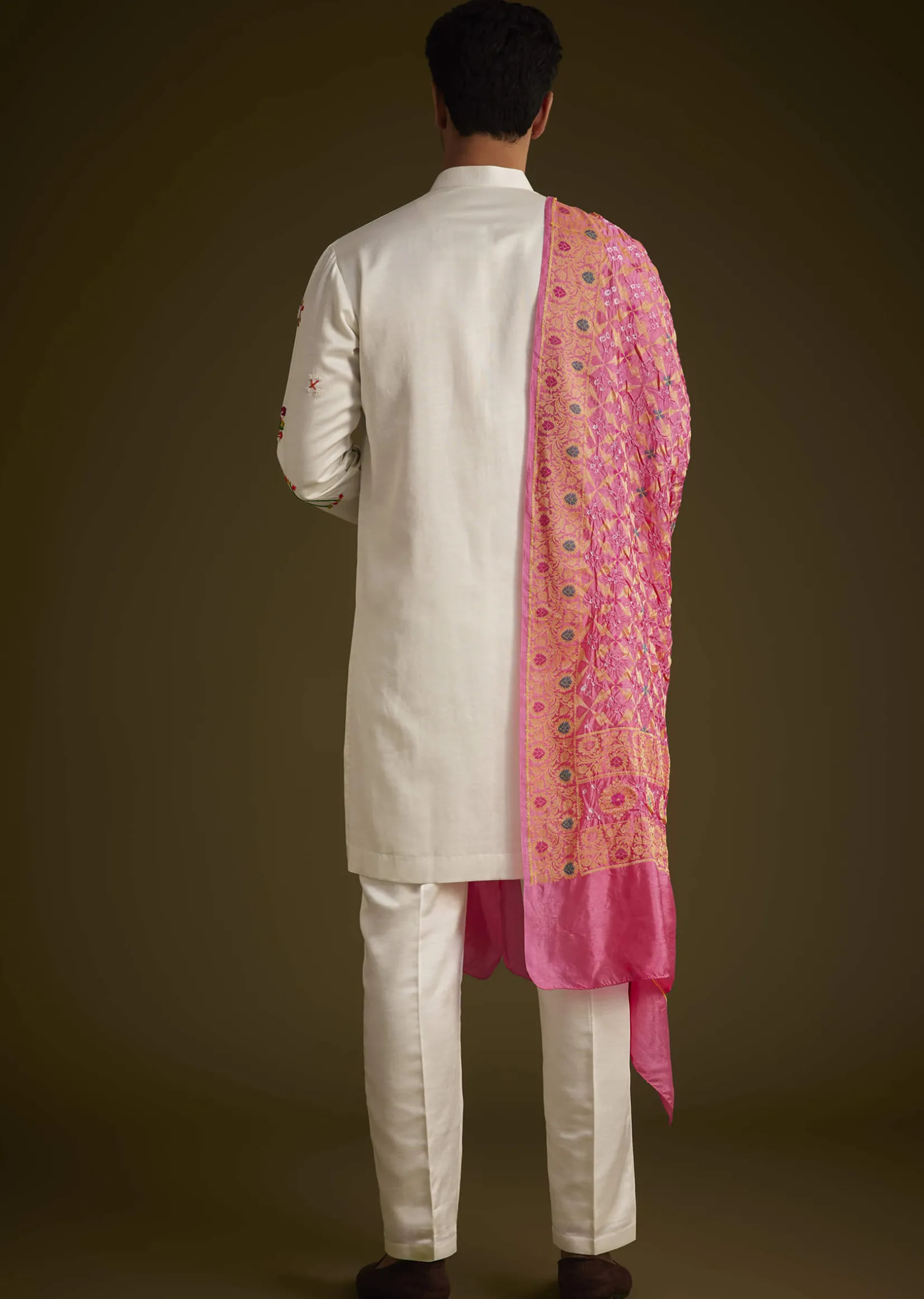 Off White Silk Thread Embroidered Kurta Set With Bandhani Dupatta
