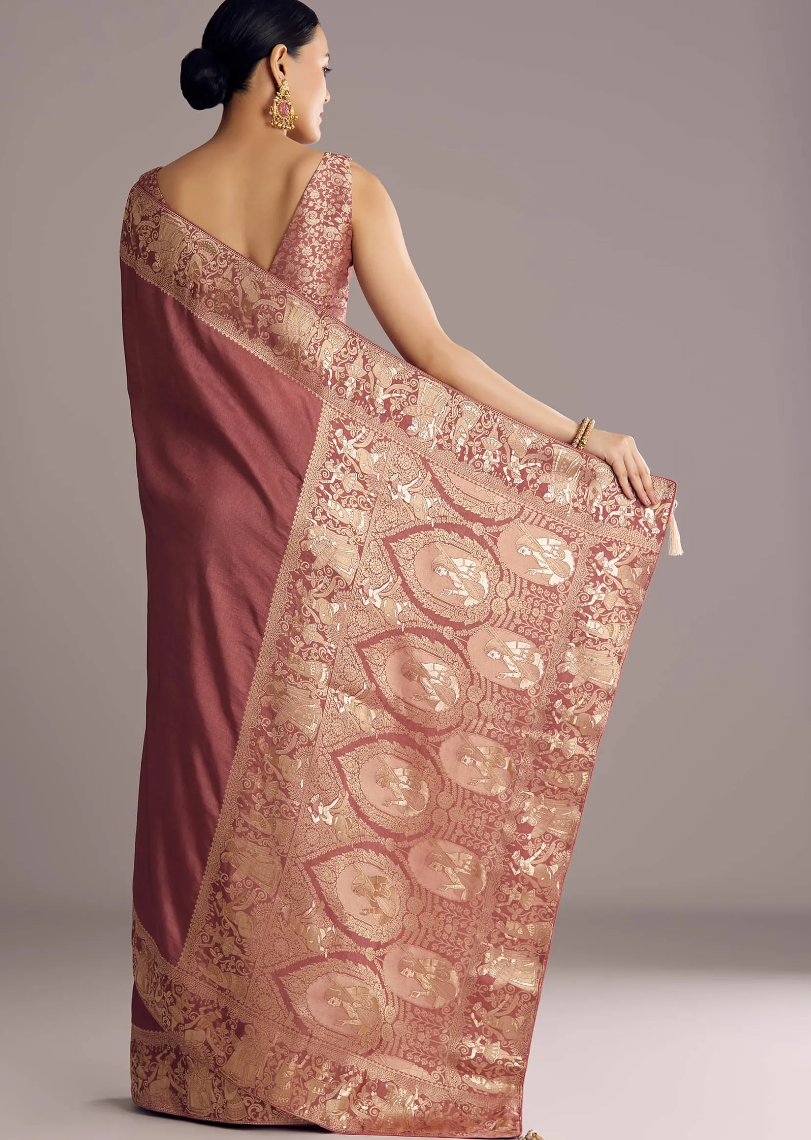 Onion Pink Dola Silk Saree With Zari Motifs Pallu