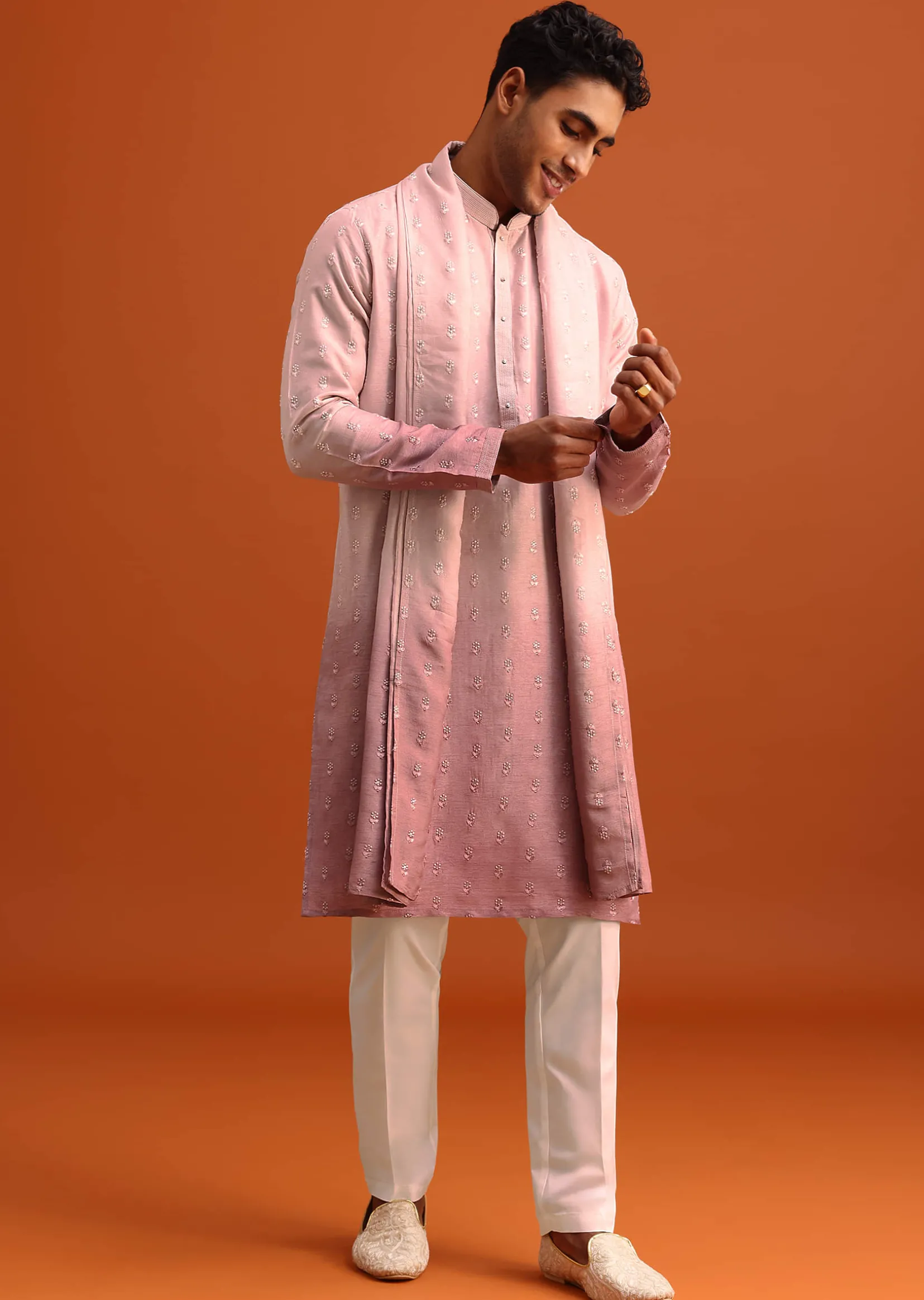 Onion Pink Ombre Kurta Set In Raw Silk With Butti Work