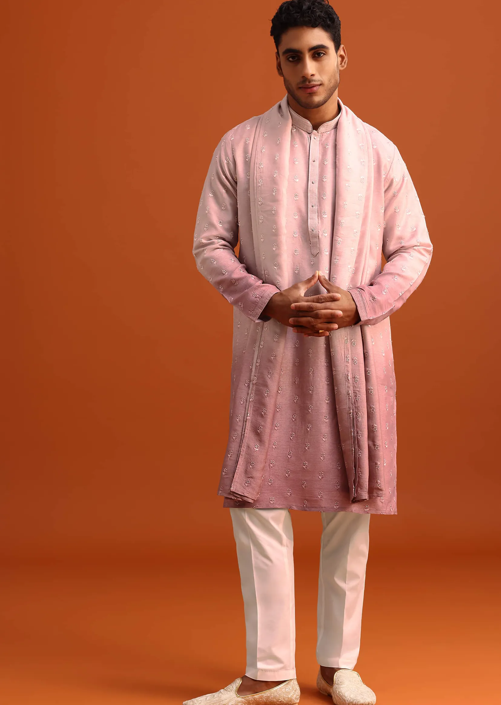 Onion Pink Ombre Kurta Set In Raw Silk With Butti Work