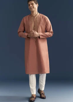 Orange Silk Textured Kurta Set For Men With Resham Work